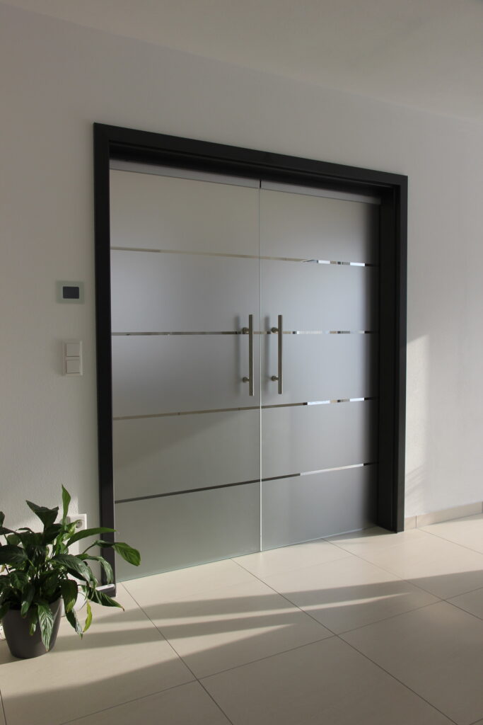 Glas Schiebetüren mit Synchronlauf